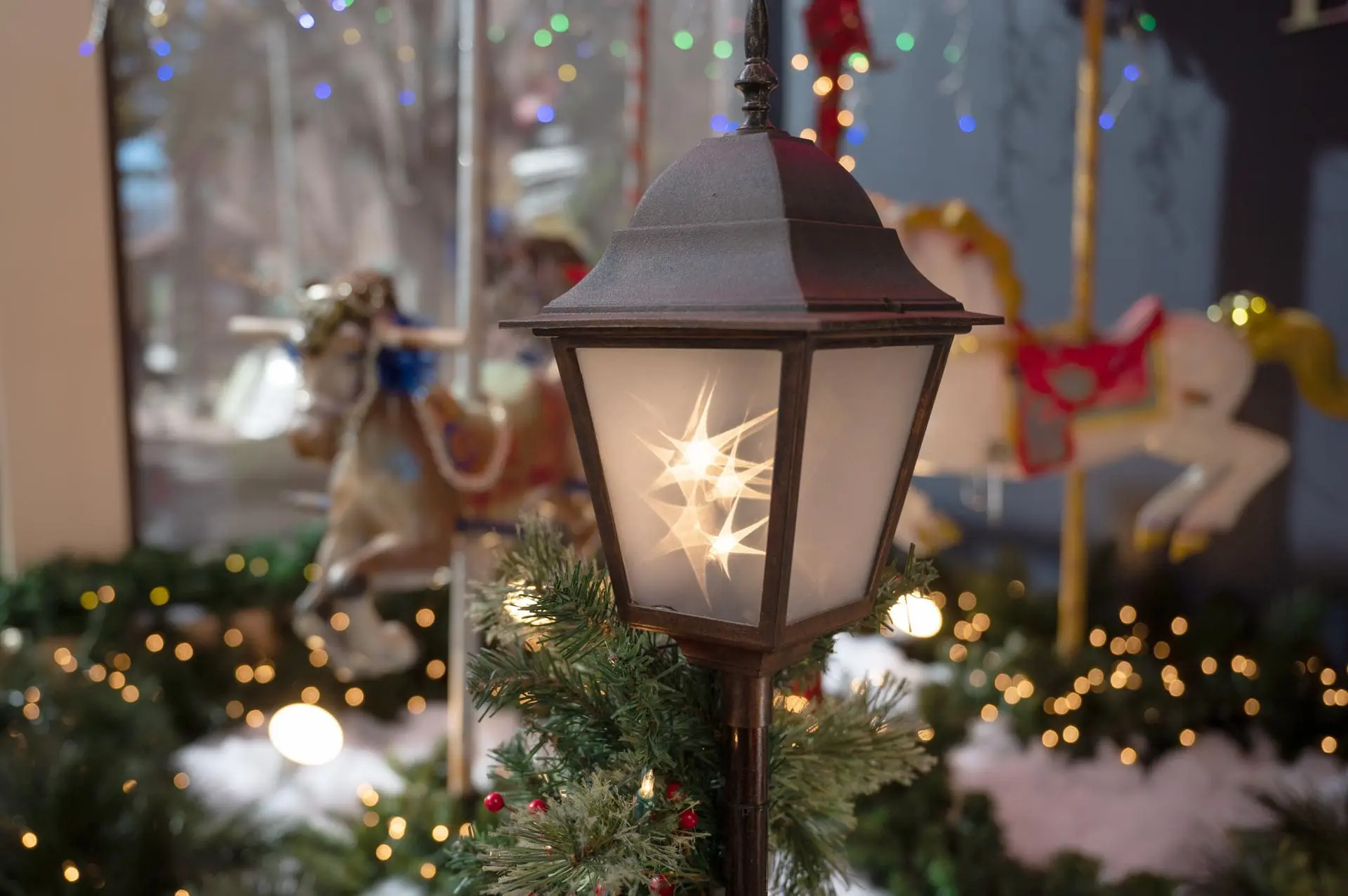 Vernon Grant 3D Santa Windows